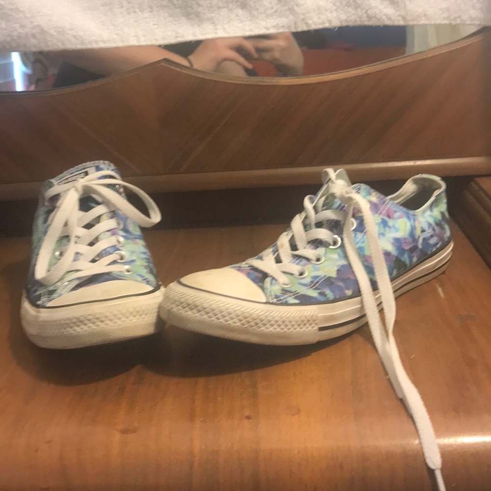 Diamond pattern converse